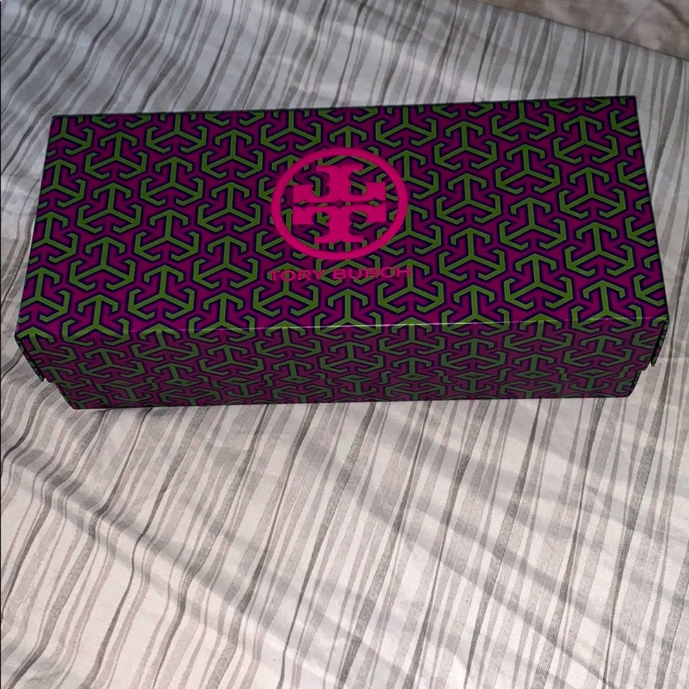 Tory Burch flip flop box